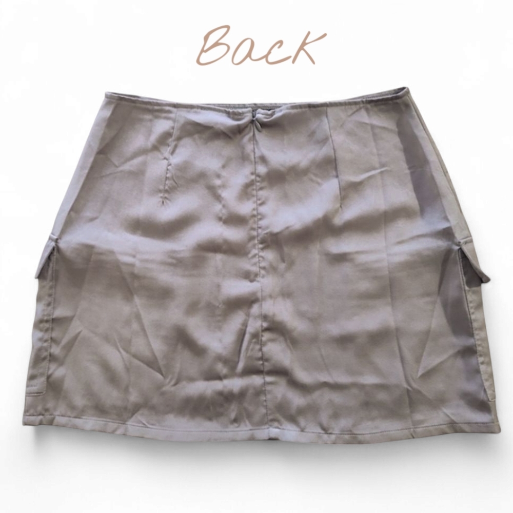 🆕️ Pac Sun Satin Mini Skirt Cargo Pockets Tan Taupe Size Small - Picture 4 of 5
